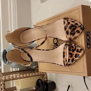 Women leopard print sandals size 9